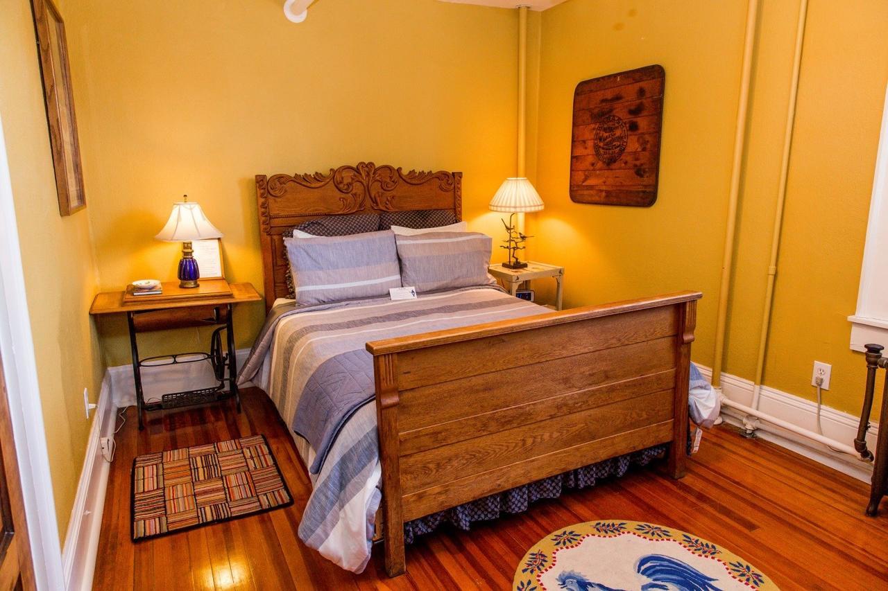 Bed and Breakfast The Henderson à Hendersonville Extérieur photo