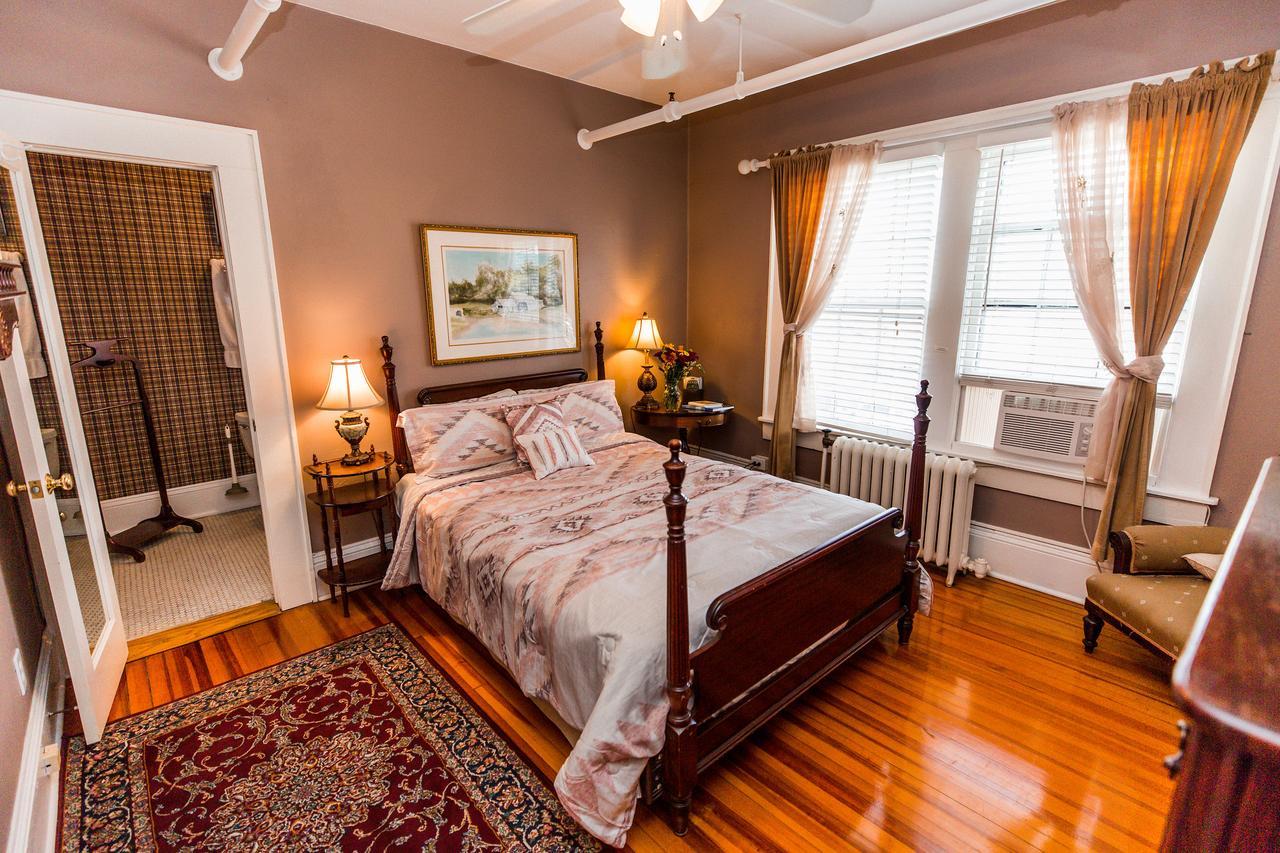 Bed and Breakfast The Henderson à Hendersonville Extérieur photo