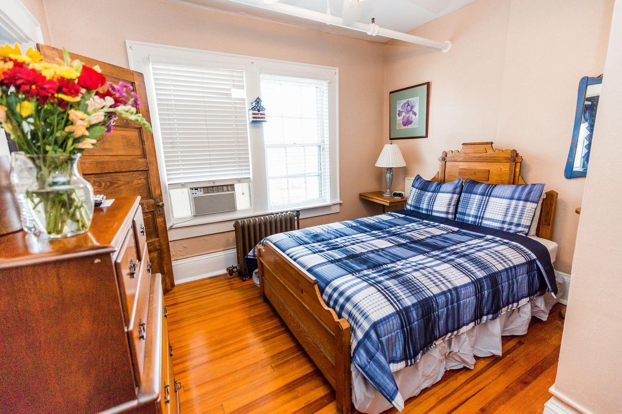 Bed and Breakfast The Henderson à Hendersonville Extérieur photo