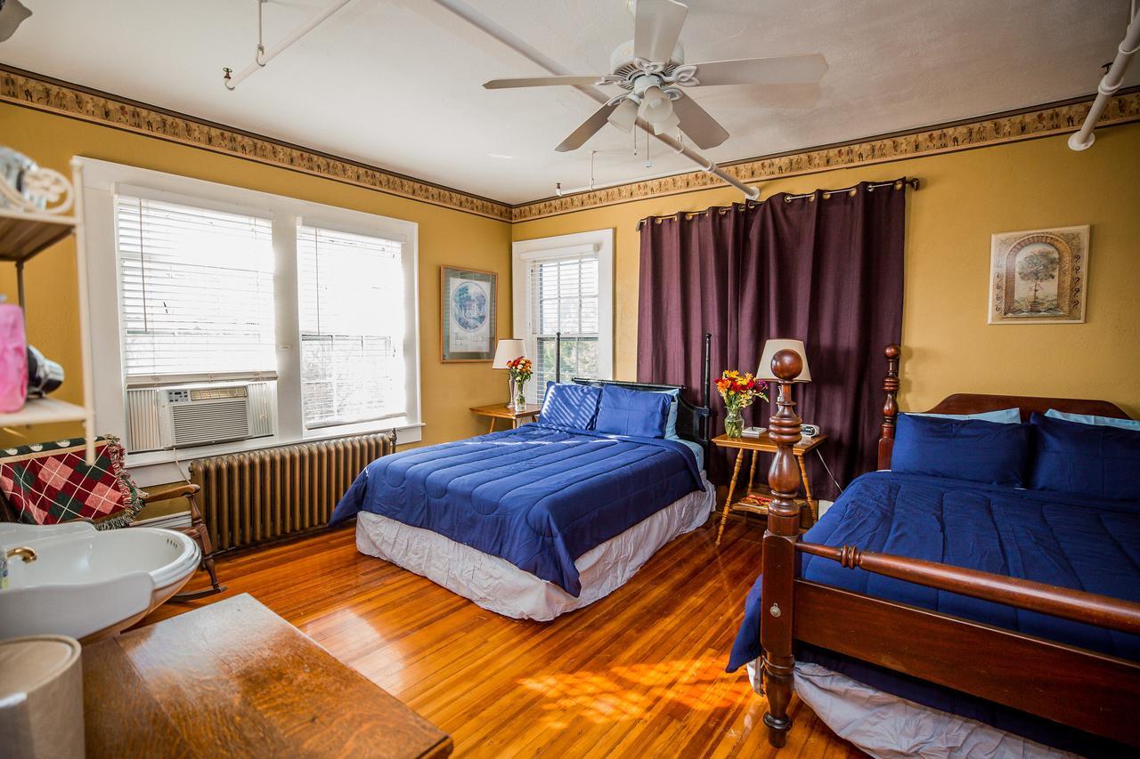 Bed and Breakfast The Henderson à Hendersonville Extérieur photo