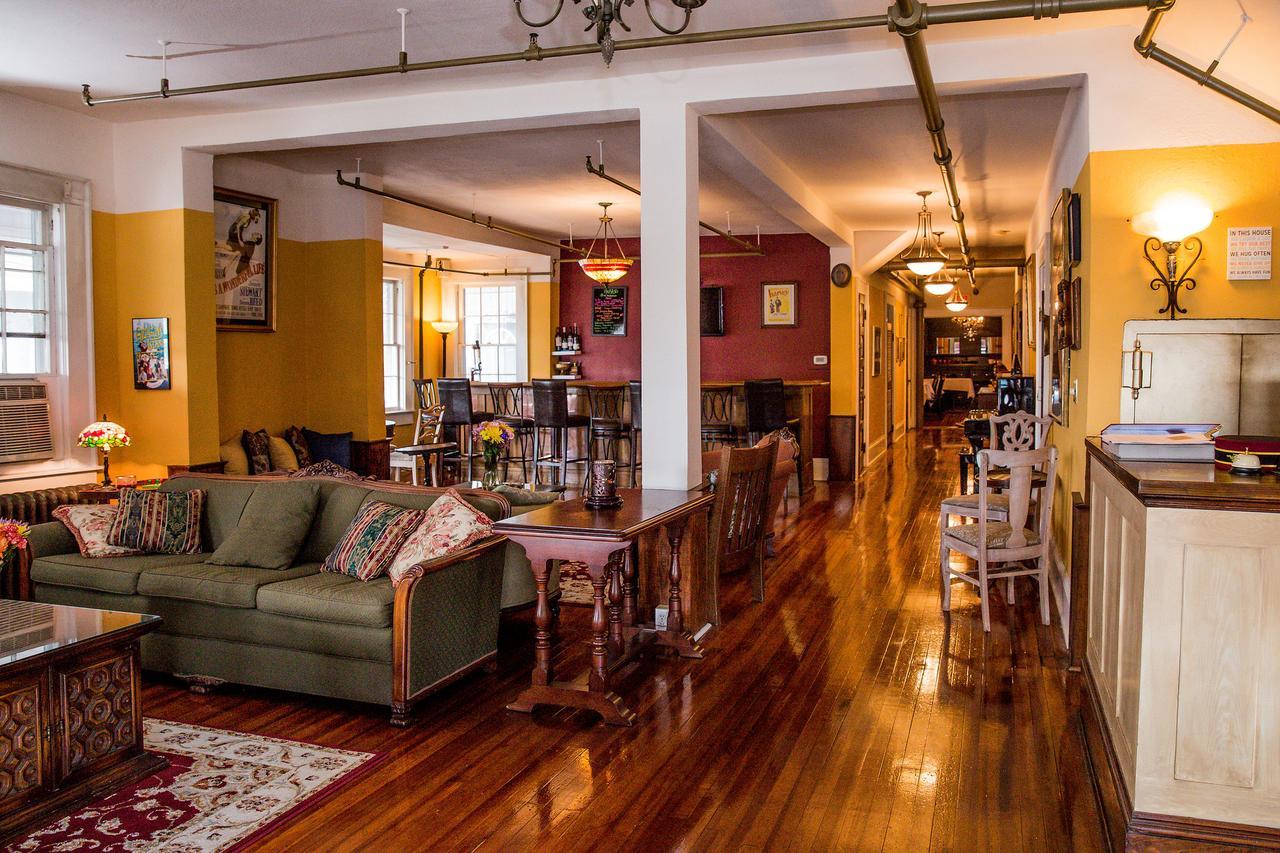 Bed and Breakfast The Henderson à Hendersonville Extérieur photo