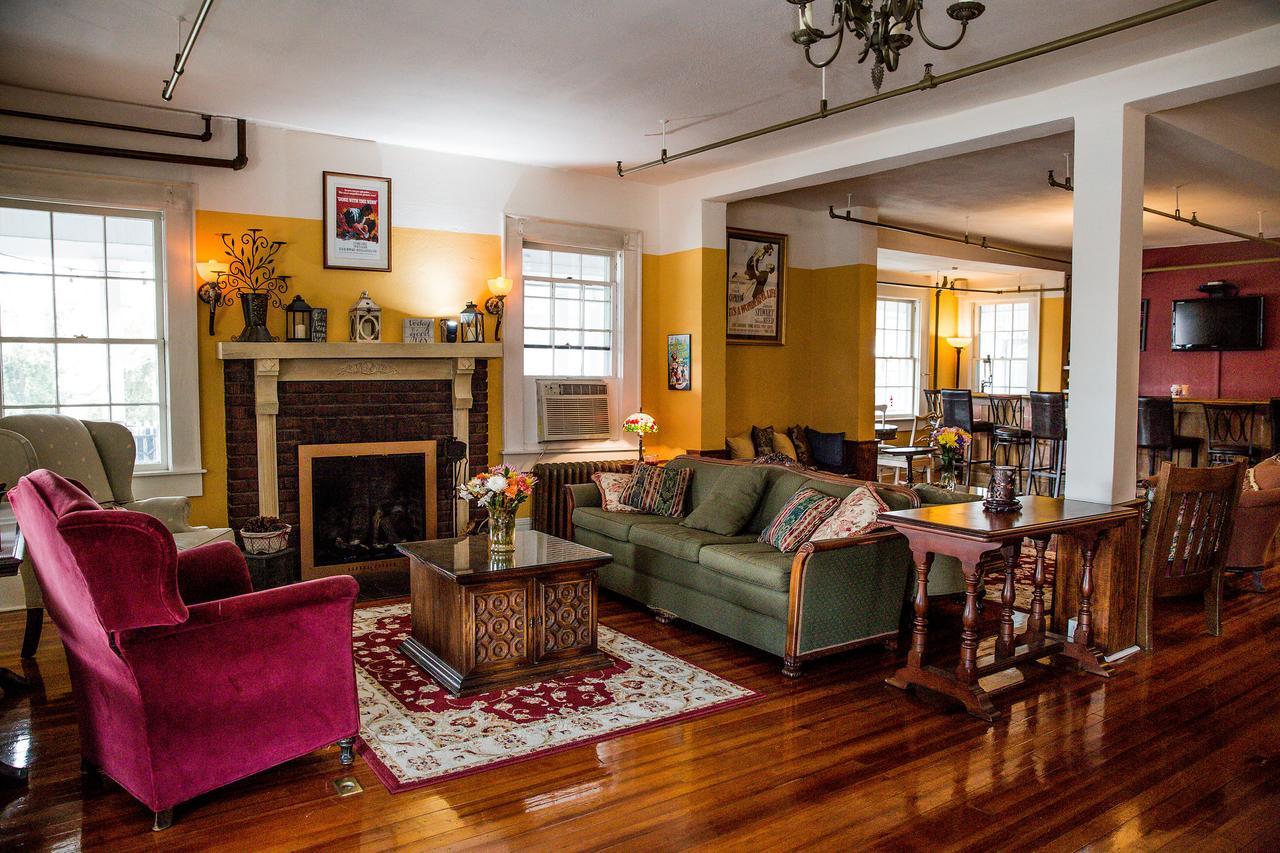 Bed and Breakfast The Henderson à Hendersonville Extérieur photo