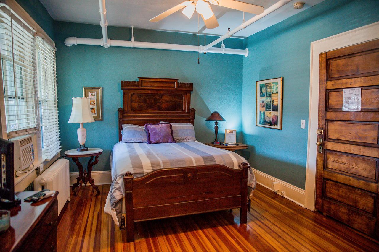 Bed and Breakfast The Henderson à Hendersonville Extérieur photo