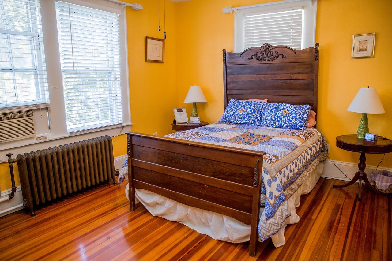 Bed and Breakfast The Henderson à Hendersonville Extérieur photo
