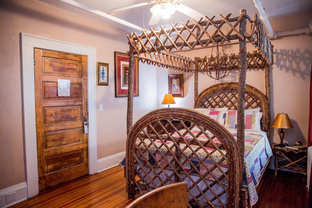 Bed and Breakfast The Henderson à Hendersonville Extérieur photo